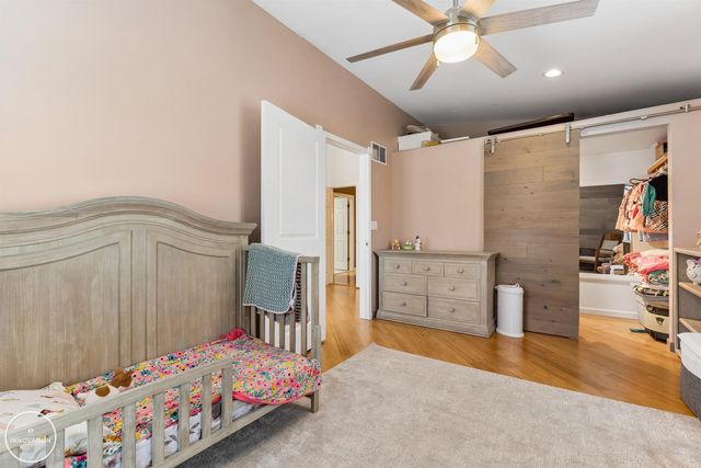 45590 Jefferson Avenue, Chesterfield Twp, MI 48047