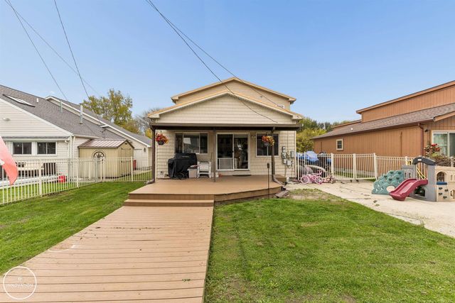 45590 Jefferson Avenue, Chesterfield Twp, MI 48047