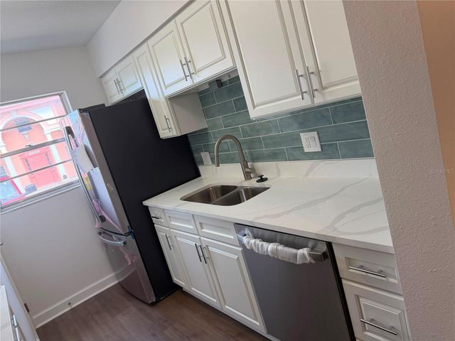 1134 RUE DES ROIS 1134, St Petersburg, FL 33707