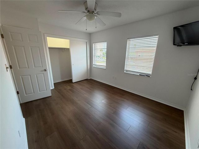 1134 RUE DES ROIS 1134, St Petersburg, FL 33707