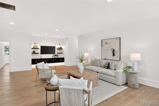 4341 Westminster Place 2, St Louis, MO 63108