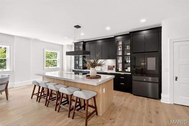 4341 Westminster Place 2, St Louis, MO 63108