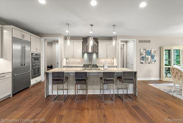 162 Timber Trace Lane, Bloomfield Hills, MI 48302