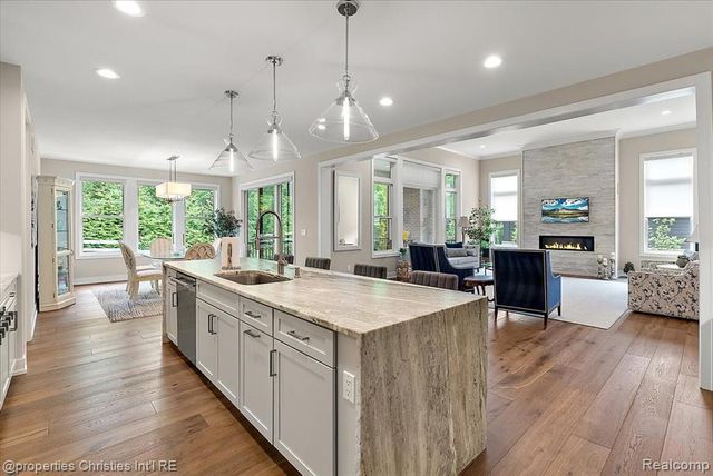 162 Timber Trace Lane, Bloomfield Hills, MI 48302