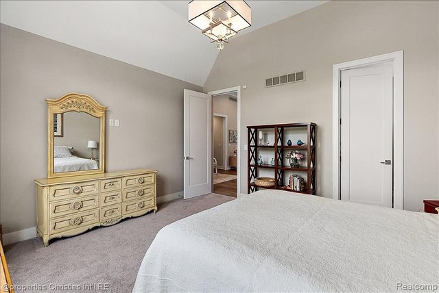 162 Timber Trace Lane, Bloomfield Hills, MI 48302