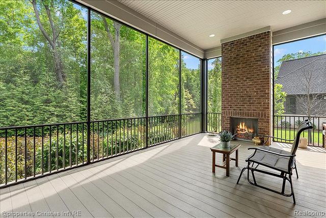 162 Timber Trace Lane, Bloomfield Hills, MI 48302