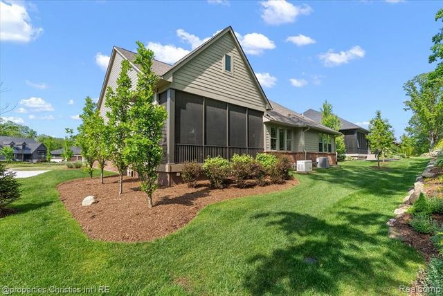 162 Timber Trace Lane, Bloomfield Hills, MI 48302