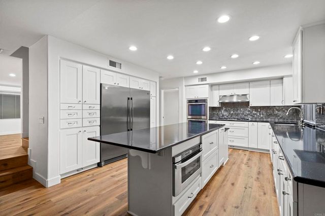 1065 S Hanlon Way, Anaheim Hills, CA 92808