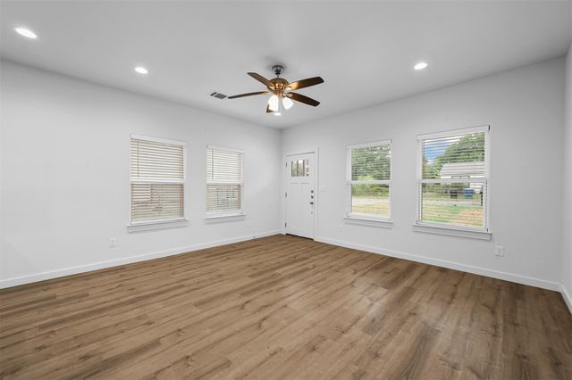 918 W Ford Street, Denison, TX 75020