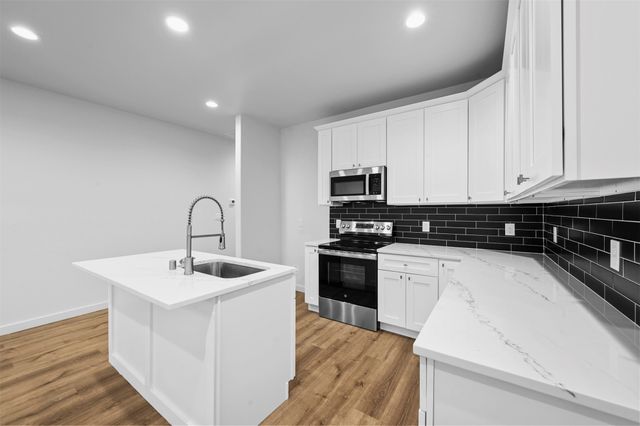 918 W Ford Street, Denison, TX 75020