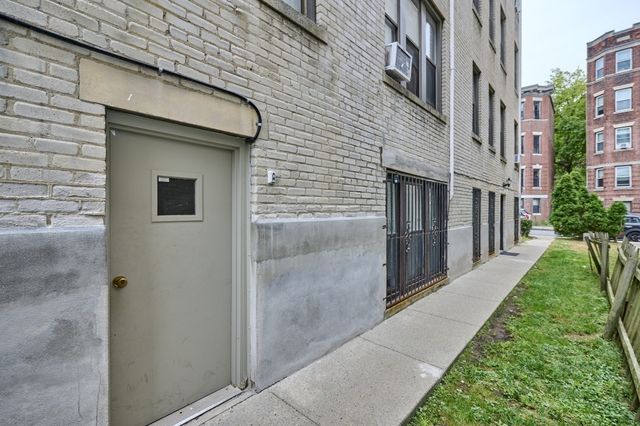 7 Lothian Rd B, Boston, MA 02135