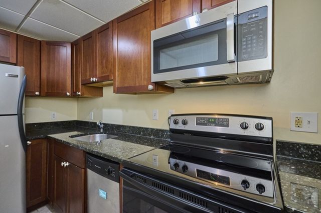 7 Lothian Rd B, Boston, MA 02135