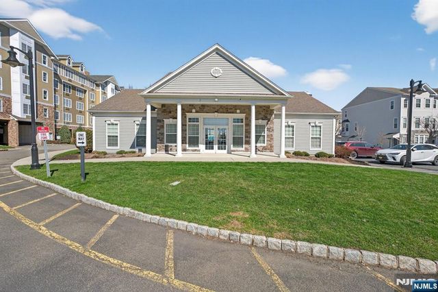 22 Wisteria Lane 1411, Garfield, NJ 07026