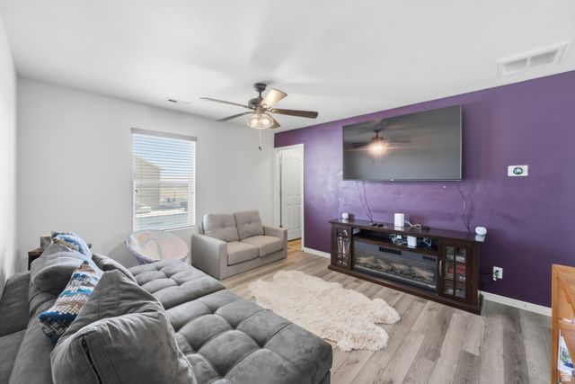 1108 E SEARLE LN, Eagle Mountain, UT 84005