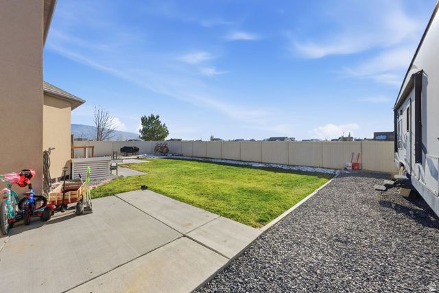 1108 E SEARLE LN, Eagle Mountain, UT 84005