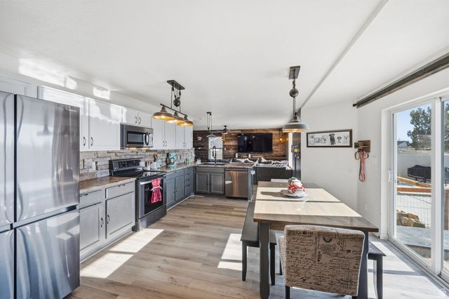 1108 E SEARLE LN, Eagle Mountain, UT 84005