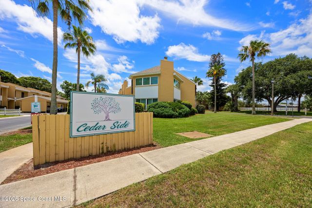 608 Cedar Side Circle NE, Palm Bay, FL 32905
