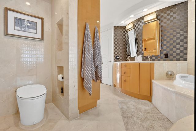 2100 S Ocean Lane 2507, Fort Lauderdale, FL 33316