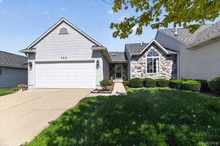 753 Challenging Trail, South Lyon, MI 48178