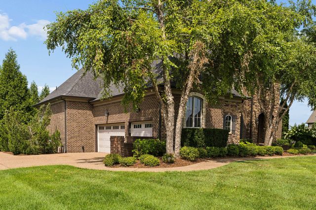 1255 Plantation Blvd, Gallatin, TN 37066