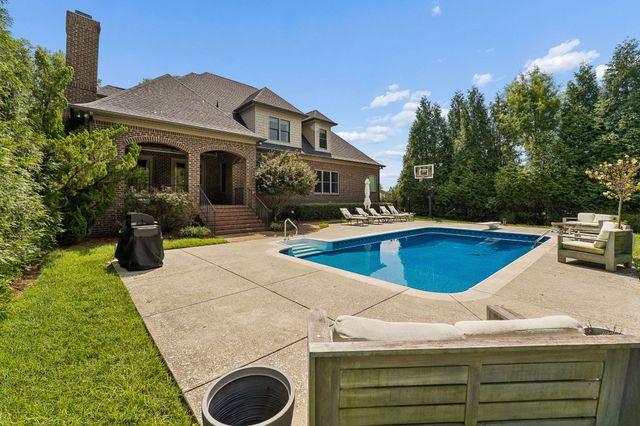 1255 Plantation Blvd, Gallatin, TN 37066