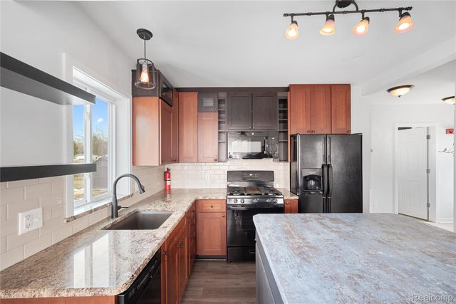 34676 Pinetree Street, Livonia, MI 48150