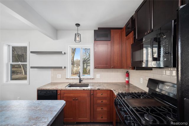 34676 Pinetree Street, Livonia, MI 48150