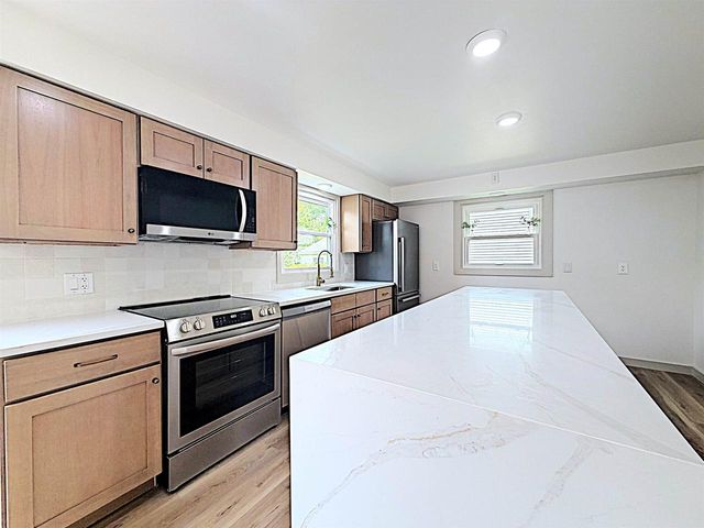 516 W 10TH STREET, Kaukauna, WI 54130