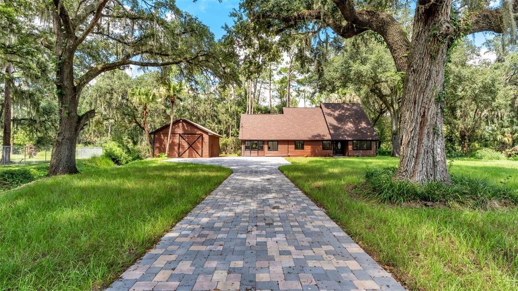 Image 2 of property listing at 1743 ITCHEPACKESASSA DRIVE, Lakeland, FL 33810