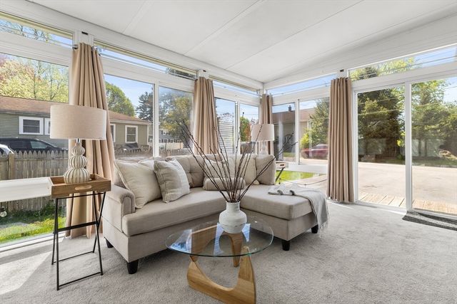3 Edwards St, Franklin, MA 02038