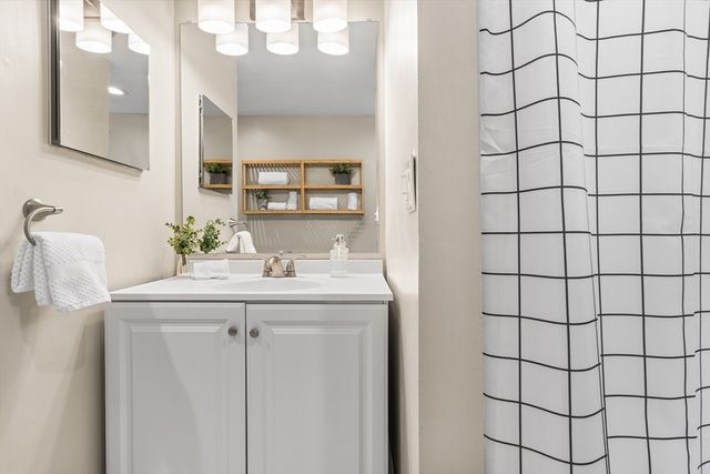 3 Edwards St, Franklin, MA 02038
