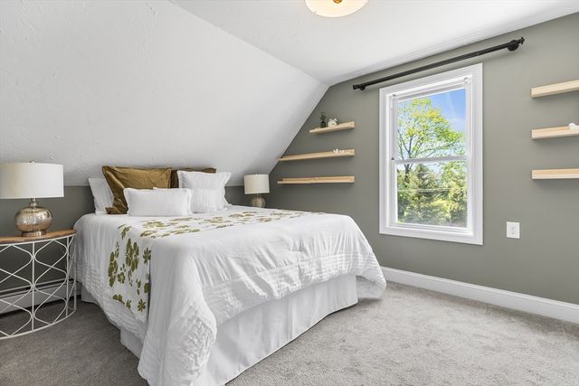 3 Edwards St, Franklin, MA 02038