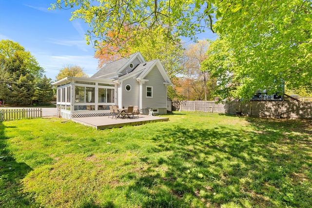 3 Edwards St, Franklin, MA 02038