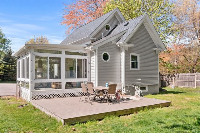 3 Edwards St, Franklin, MA 02038