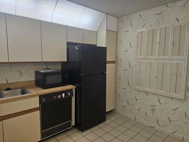 150 Lake Nancy Lane 320, West Palm Beach, FL 33411