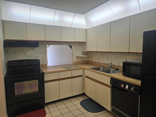 150 Lake Nancy Lane 320, West Palm Beach, FL 33411