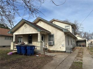 1012 W 4th Street, Coffeyville, KS 67337