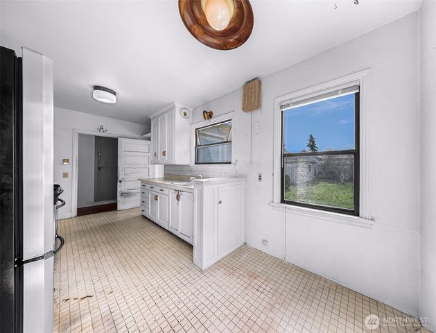 809 W Connecticut Street, Bellingham, WA 98225