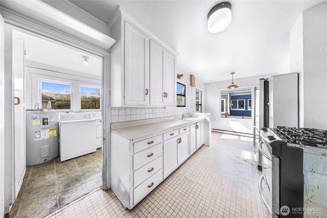 809 W Connecticut Street, Bellingham, WA 98225