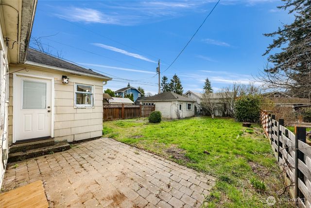 809 W Connecticut Street, Bellingham, WA 98225