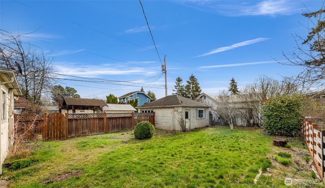 809 W Connecticut Street, Bellingham, WA 98225