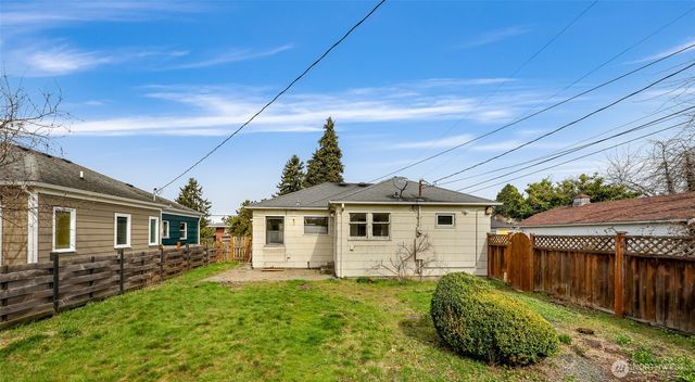 809 W Connecticut Street, Bellingham, WA 98225