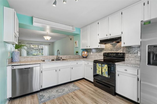 7803 AMBERLEA COURT, Temple Terrace, FL 33637