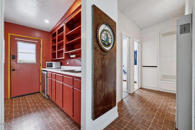 2867 Pierpont Boulevard, Ventura, CA 93001