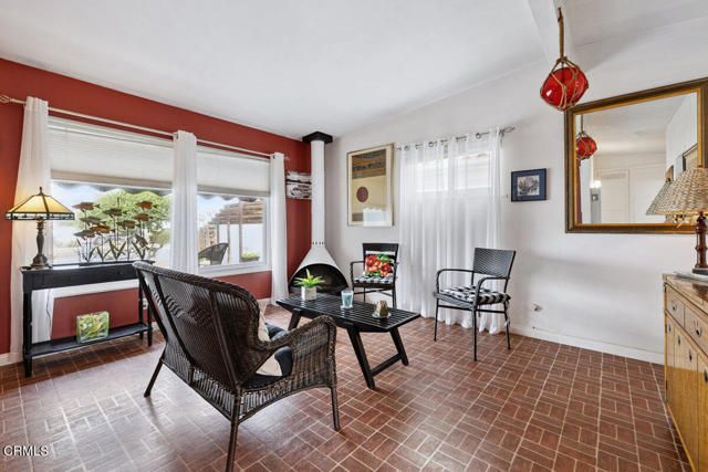 2867 Pierpont Boulevard, Ventura, CA 93001