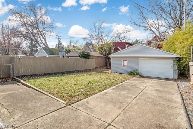 1314 W 110th Street, Cleveland, OH 44102