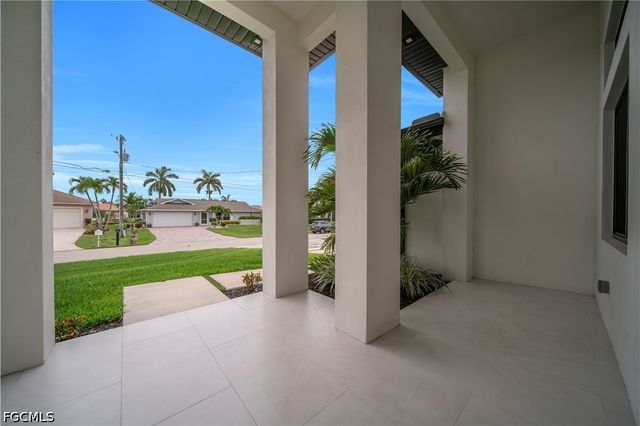 2726 SW 38th ST, Cape Coral, FL 33914
