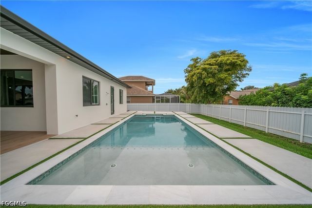 2726 SW 38th ST, Cape Coral, FL 33914