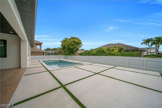 2726 SW 38th ST, Cape Coral, FL 33914