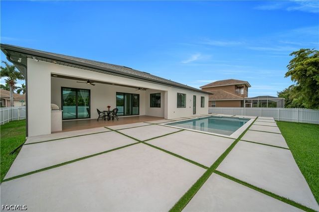 2726 SW 38th ST, Cape Coral, FL 33914